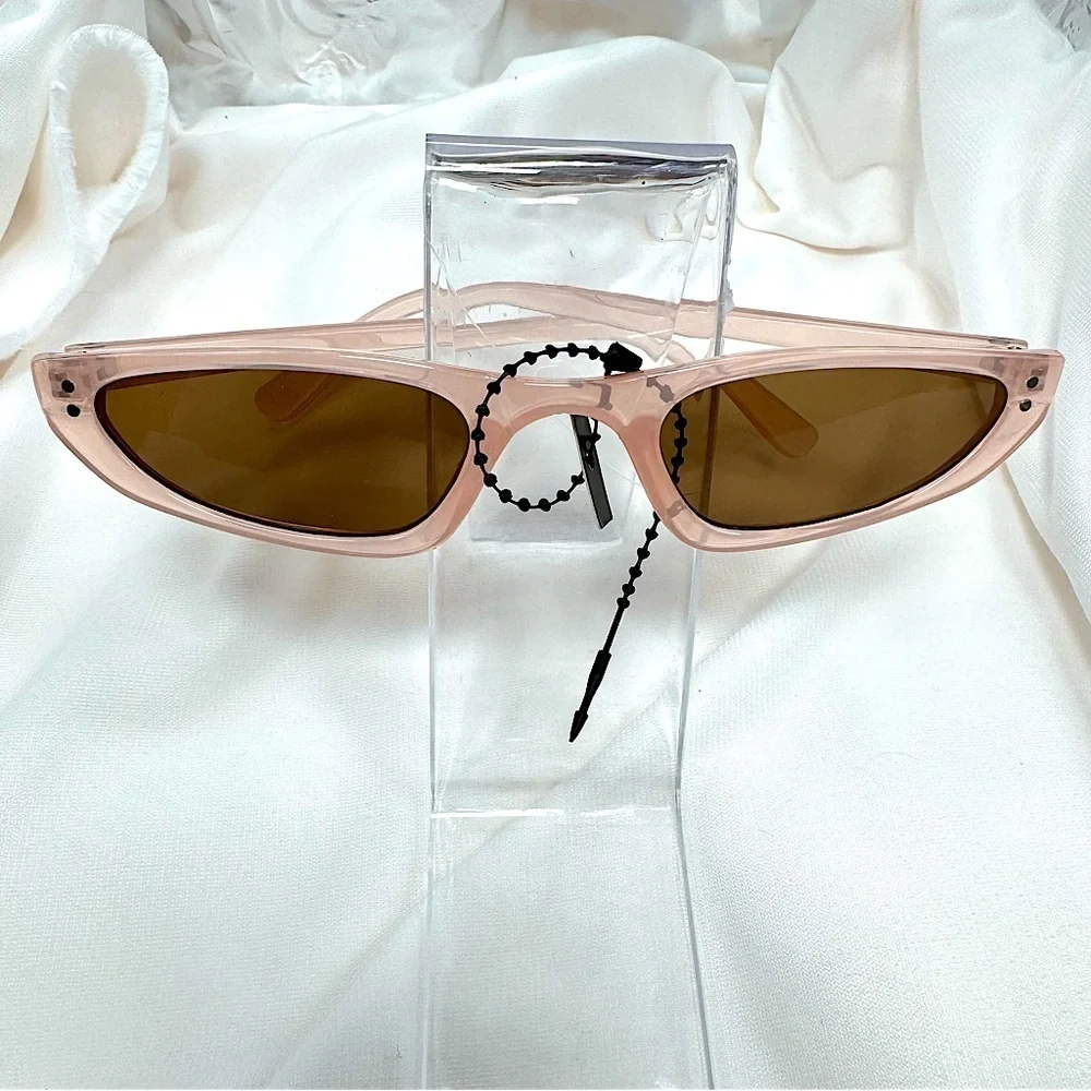 Retro Pink Horn Rimmed Sunglasses Semi Sheer Pink Frames Mod 50’s Cat Eye